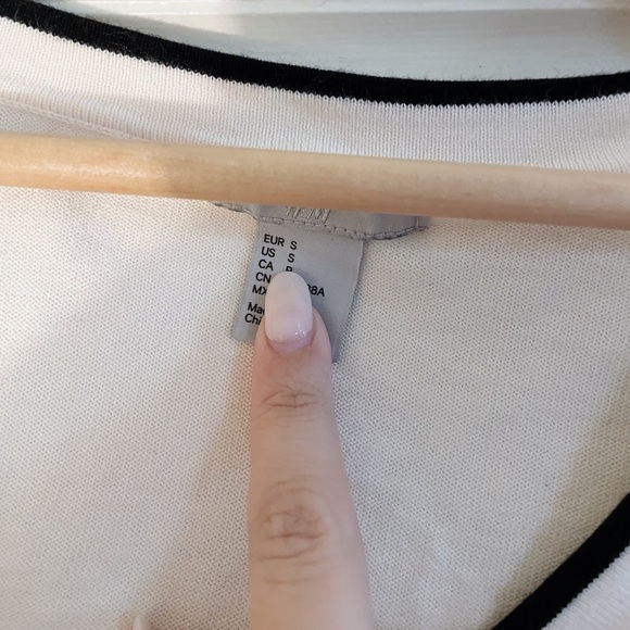 Black Trimmed H&M cardigan - Picture 2 of 2